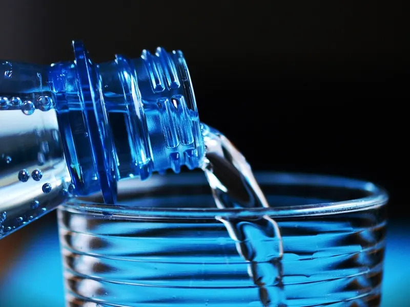 Eau minérale importée