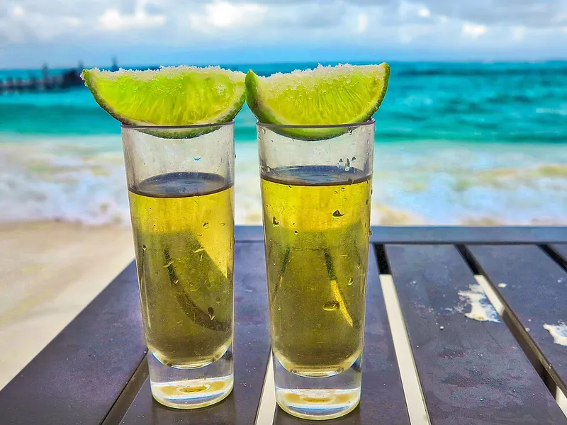 Liqueurs & tequila